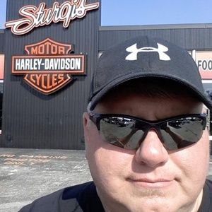 Meet your Posher, Derek